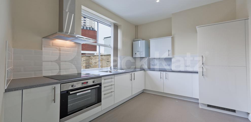 			LET , 2 Bedroom, 1 bath, 1 reception Apartment			 Metro Apartments. Lewisham High Street , Lewisham 
